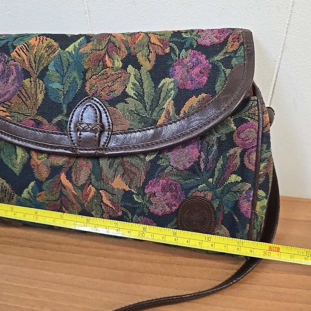 Vintage Liz Claiborne Floral Tapestry Brown Leather Trim‎ Crossbody Bag Designer